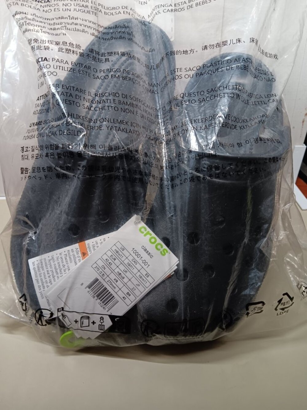 Crocs Mens 9/ Womens 11 Black Classic Brand New with Original Bag - Picture 2 of 7